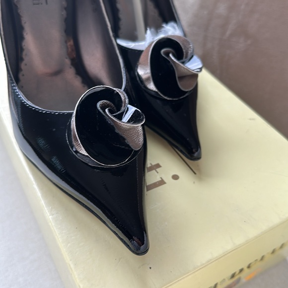 Gorgeous pumps - Picture 4 of 5